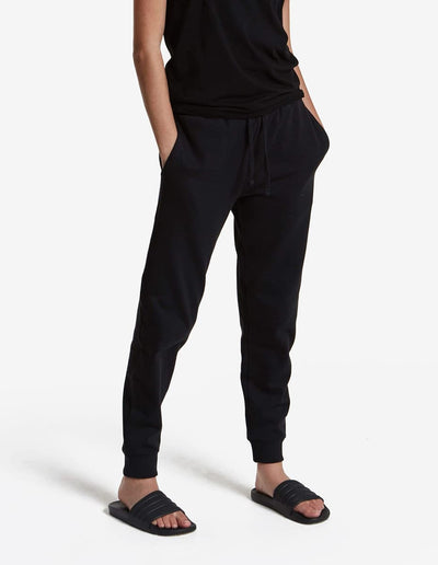 P2005swp-Unisex-Midweight-Jogger-BLACK-F-_Studio.jpg